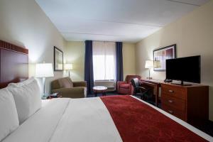 Las mejores ofertas de COMFORT SUITES OUTLCENTER Asheville 