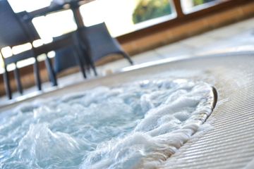 CEDAR COURT HOTEL WAKEFIELD