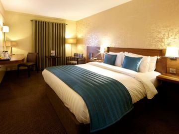 CEDAR COURT HOTEL WAKEFIELD