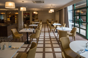 CEDAR COURT HOTEL WAKEFIELD