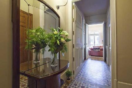 Las mejores ofertas de BEAUTIFUL APARTMENT LOCATED IN BARCELONA FOR 6 GUESTS. Barcelona