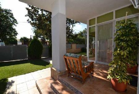 Las mejores ofertas de IMPRESSIVE VILLA IN BOTARELL FOR 8 PEOPLE. Calella