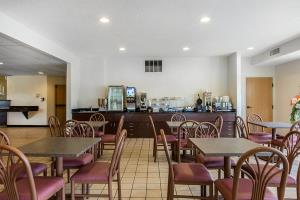 Las mejores ofertas de QUALITY INN & SUITES PEORIA Peoria 