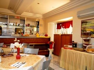 Las mejores ofertas de DE LA VILLE HOTEL NÁPOLES