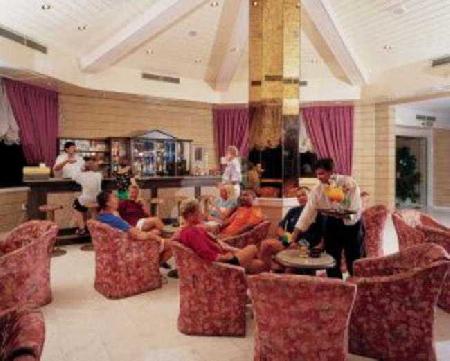 Las mejores ofertas de CROWN RESORTS HENIPA (POOL VIEW) Larnaca