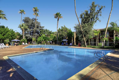 Best offers for CRYSTAL PALACE INN SUITES Bakersfield 