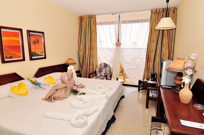 LAS BRISAS CLUB GUARDALAVACA RESORT & VILLAS