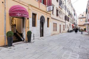Best offers for AGLI ARTISTI Venice