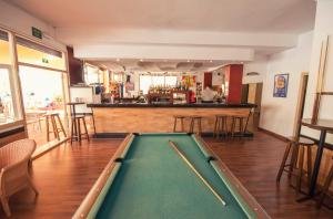 Las mejores ofertas de AzuLine Apartamentos Sunshine Bahía de San Antonio