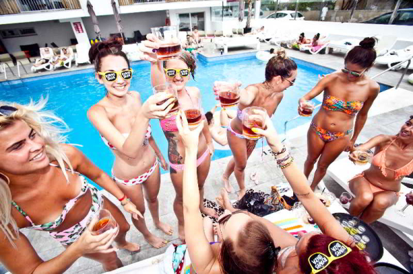 Las mejores ofertas de RYANS IBIZA APARTMENTS (ONLY ADULTS) Playa d en Bossa