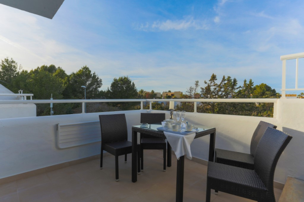 Las mejores ofertas de TORRENT BAY APARTHOTEL Bahía de San Antonio