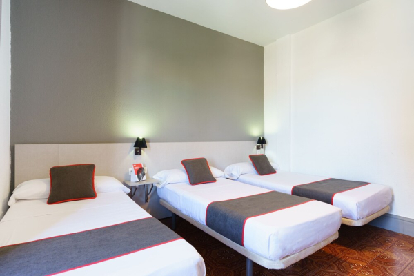 Las mejores ofertas de OYO Hostal Sanchez Granada