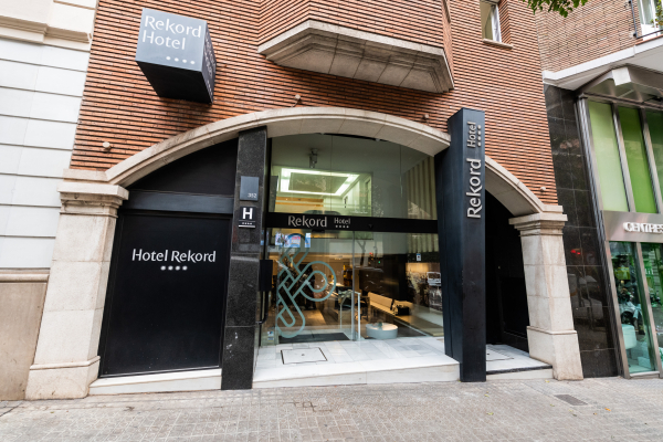 Las mejores ofertas de Atenea Rekord Suites Barcelona