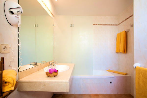 Las mejores ofertas de SBH Royal Mónica Playa Blanca