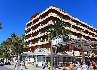 Las mejores ofertas de AZAHAR APARTAMENTOS Salou 