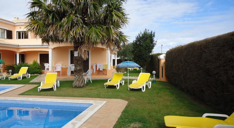 Canavial I & II Apartments