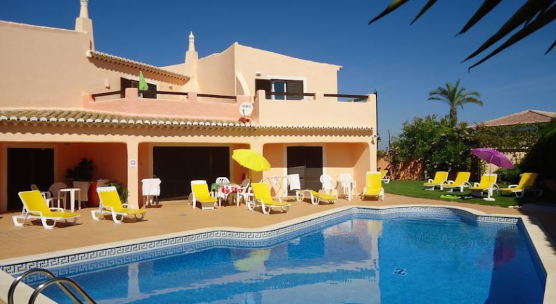 Canavial I & II Apartments