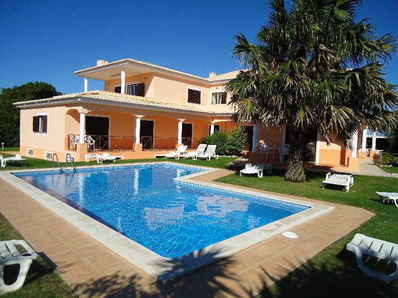 Canavial I & II Apartments