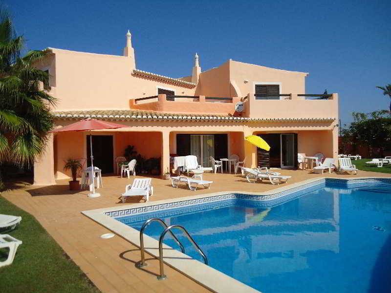 Canavial I & II Apartments