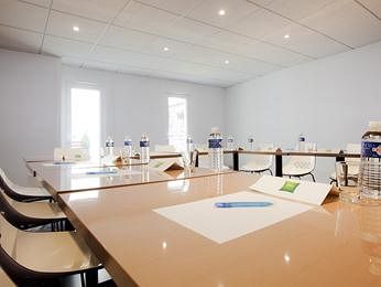 Las mejores ofertas de IBIS STYLES RENNES CENTRE GARE-NORD Rennes