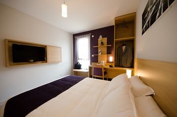 Las mejores ofertas de COMFORT SUITES LYON EST EUREXP Lyon 
