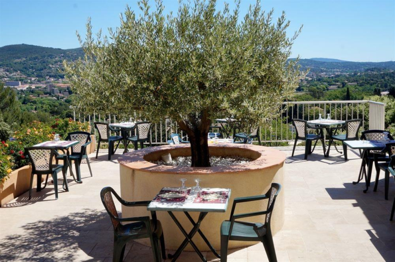 Logis Hotel Le Col De L'ange