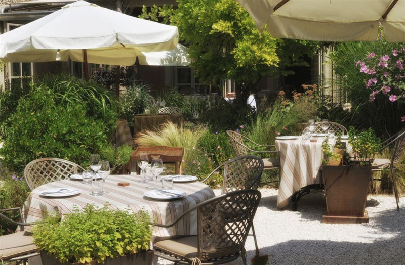 Le Clair de la Plume