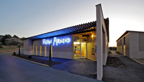 Las mejores ofertas de The Originals City, Hôtel Albizia,Sarlat-la-Canéda Mauzens-et-miremont 