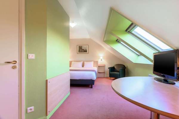 Las mejores ofertas de Kyriad Lille - Mons En Baroeul Lille 