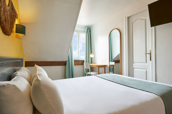 Las mejores ofertas de Hotel Kabanel by HappyCulture ex Parisiana Paris 