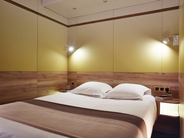 Las mejores ofertas de Median Paris Porte de Versailles Paris 