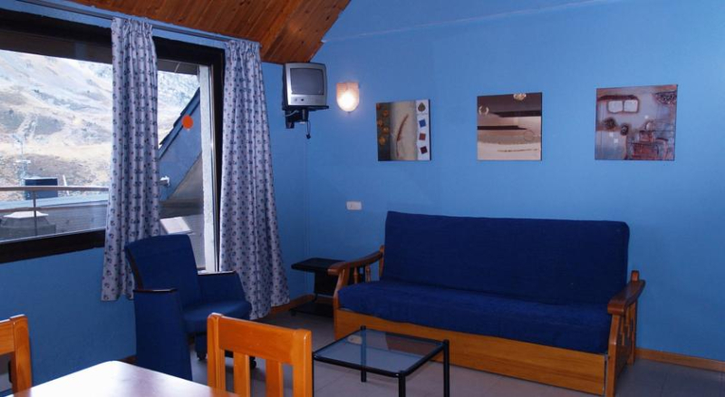 Apartamentos Crest Pas