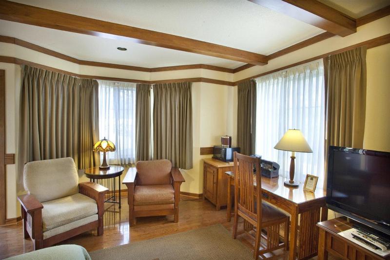 San Luis Creek Lodge