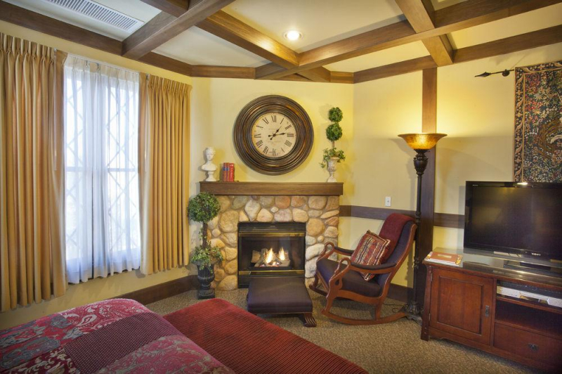 San Luis Creek Lodge