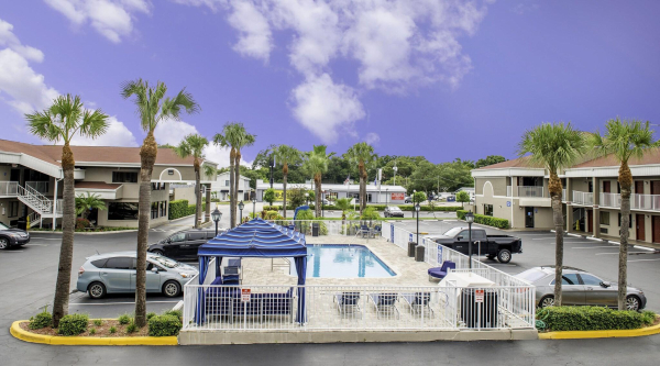 Las mejores ofertas de Howard Johnson Express Inn Suites - South Tampa/Ai Tampa 