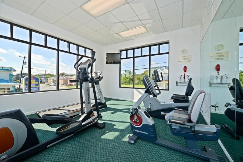 Las mejores ofertas de BEST WESTERN HOLIDAY SANDS INN Norfolk