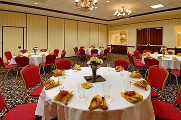 Las mejores ofertas de HOLIDAY INN NORFOLK AIRPORT Norfolk