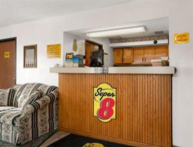 Super 8 Twinsburg/Cleveland Area