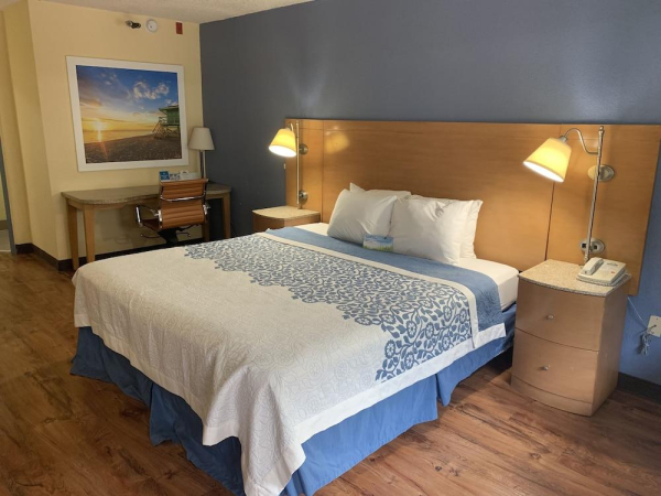 Las mejores ofertas de DAYS INN & SUITES - SAVANNAH GATEWAY / I-95 & 204 Savannah 