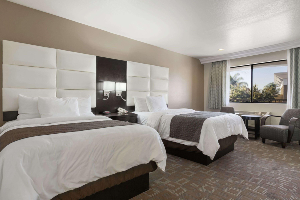 Las mejores ofertas de Days Inn by Wyndham Downey Downey 