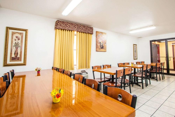 Las mejores ofertas de ECONO LODGE TRUMAN INN Sedalia 