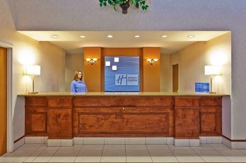 HOLIDAY INN EXPRESS & SUITES MERIDIAN