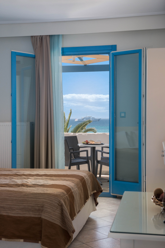 Liana Beach Hotel & Spa