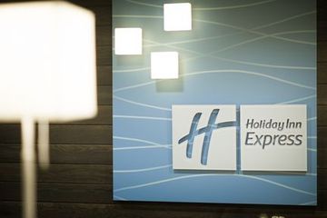 Las mejores ofertas de HOLIDAY INN EXPRESS & SUITES MADISON CENTRAL Madison