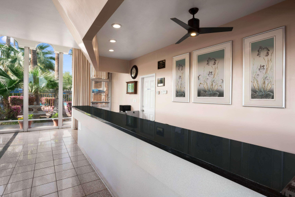 Las mejores ofertas de Travelodge by Wyndham Bakersfield Bakersfield 