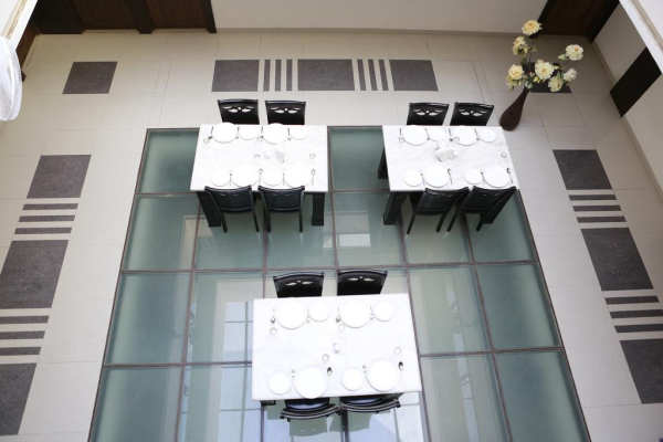 Las mejores ofertas de J R Avezika Comfort Madurai 