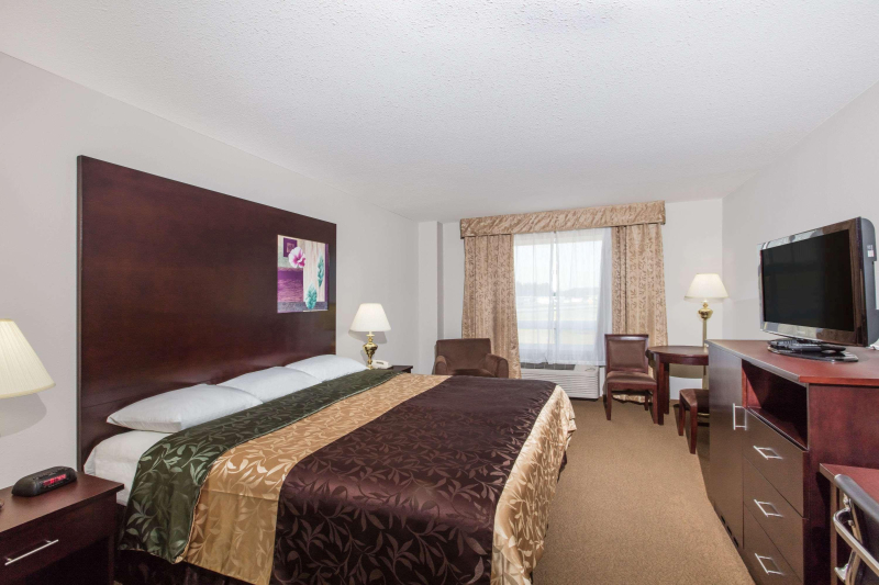 Super 8 By Wyndham Innisfail