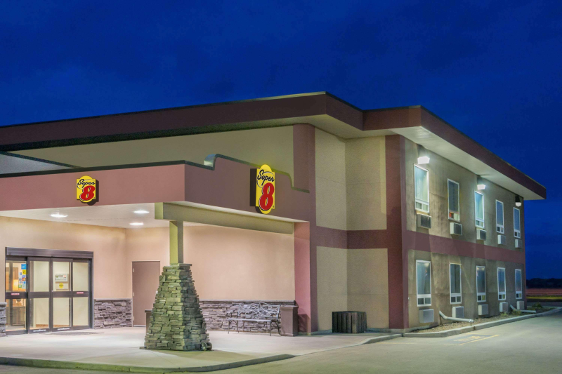 Super 8 By Wyndham Innisfail