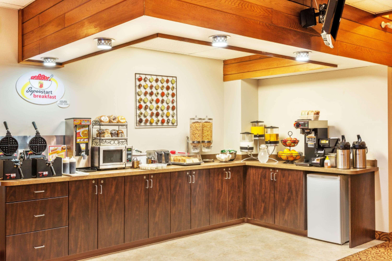 Super 8 By Wyndham Innisfail