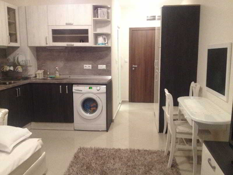 Persey Admiral Plaza Apartments